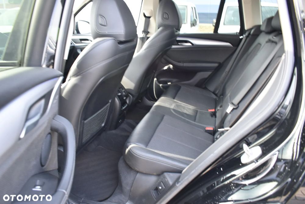 BMW X3 xDrive20i GPF Advantage - 12