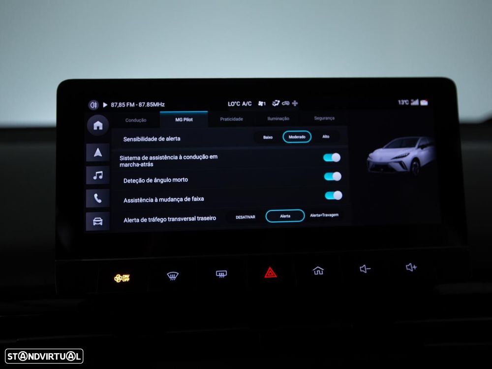 MG MG4 64 kWh Luxury - 29