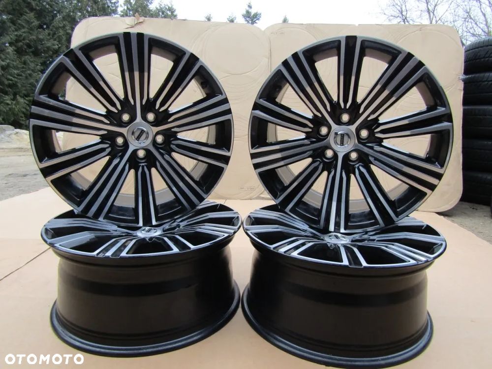 4x Felgi 18 Volvo S40 V60 S90 V90 C30 S60 XC40 XC60 8j 5x108 ET42 - 19