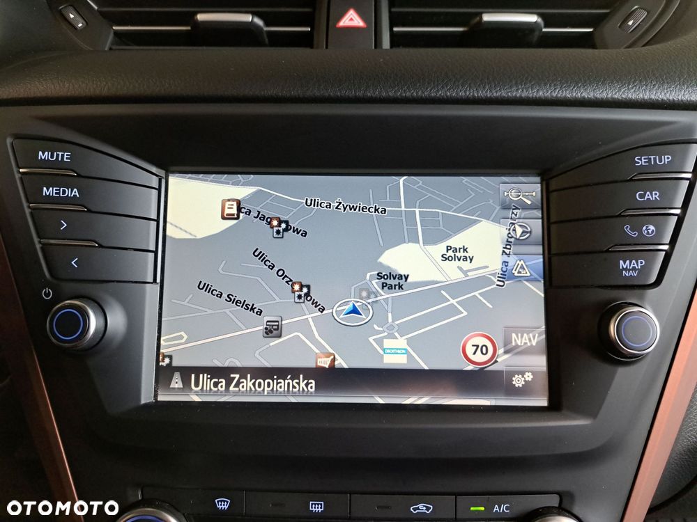Toyota Avensis 2.0 Premium MS - 23