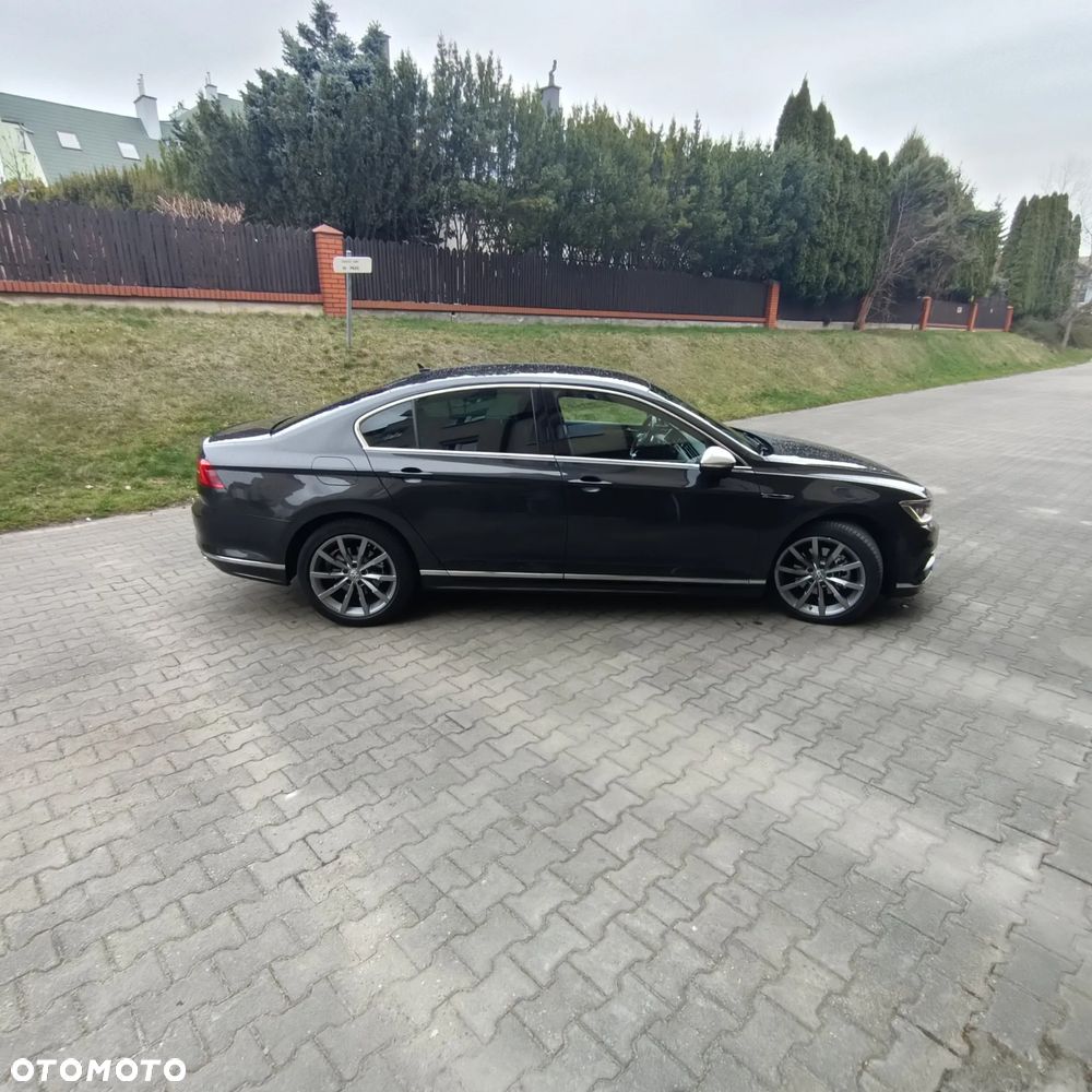 Volkswagen Passat - 8