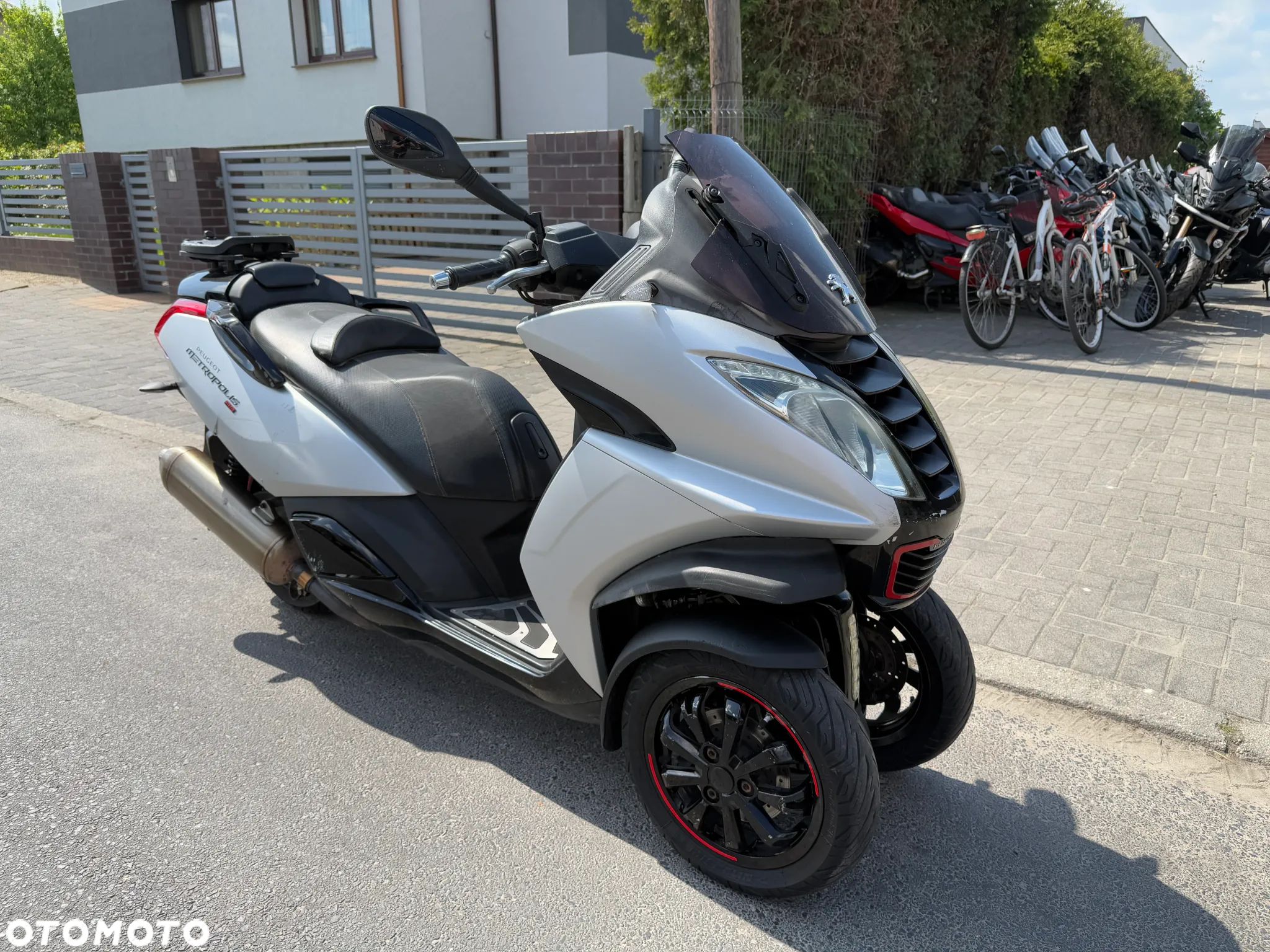 Peugeot Metropolis - 1