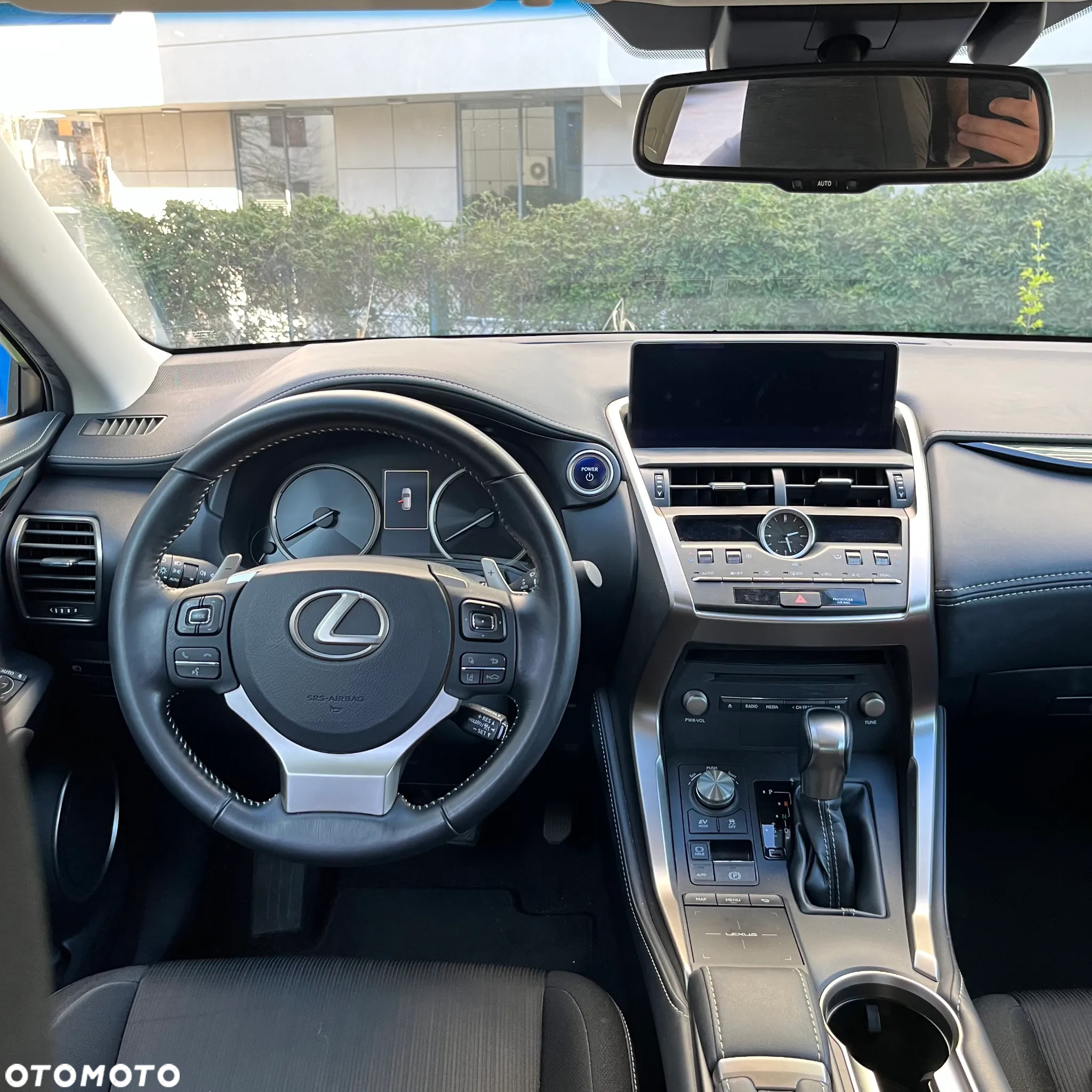 Lexus NX 300h Business Edition - 14