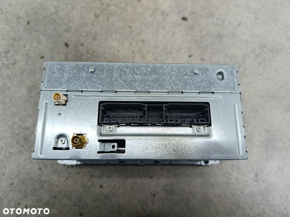 RADIO FABRYCZNE DODGE GRAND CARAVAN P05064245AK SIRIUS  6825/6826 - 6