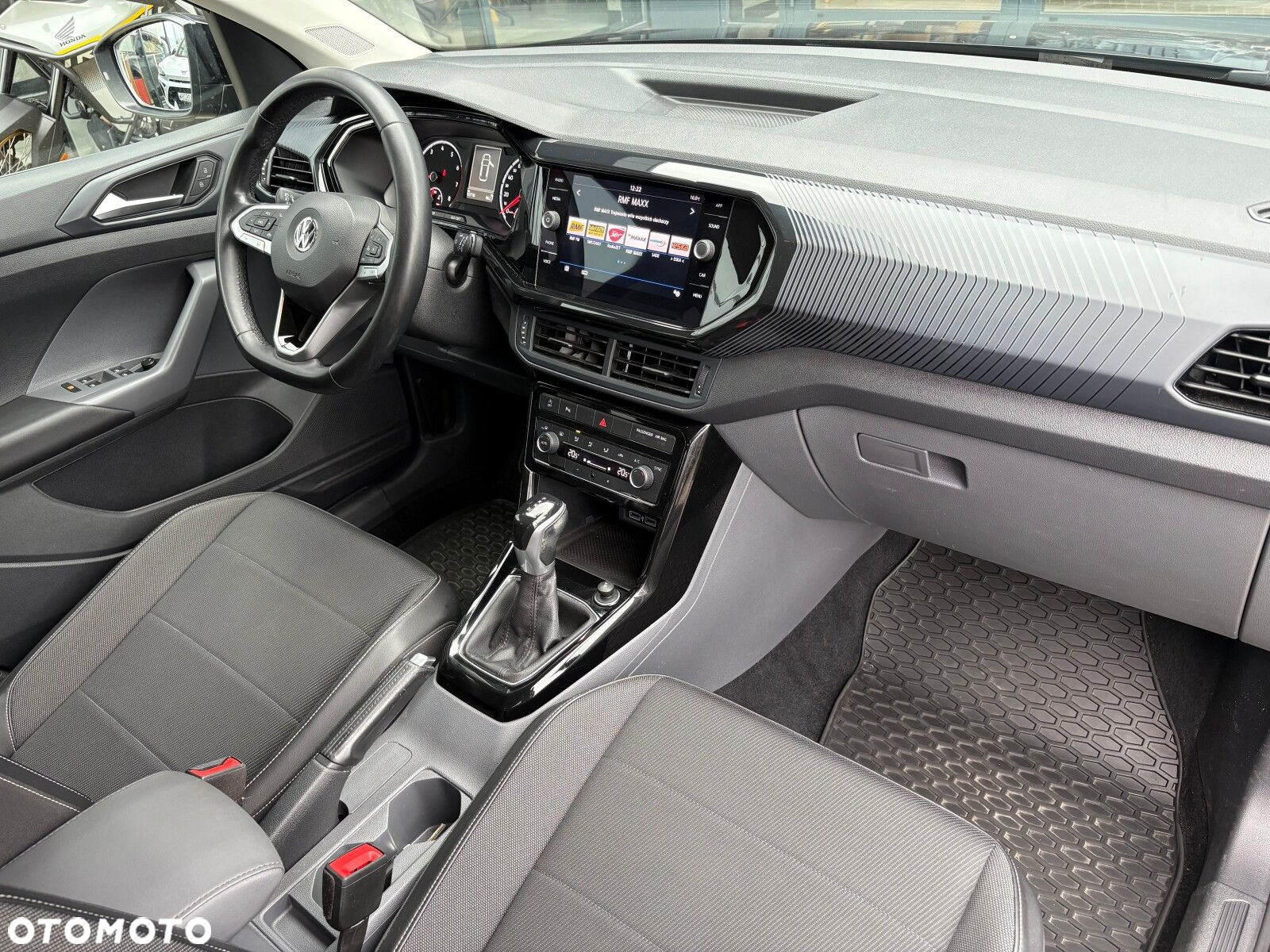 Volkswagen T-Cross - 15