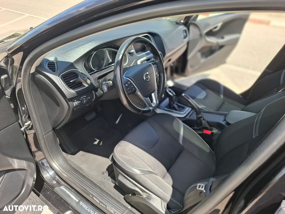 Volvo V40 D3 Aut. Momentum - 31