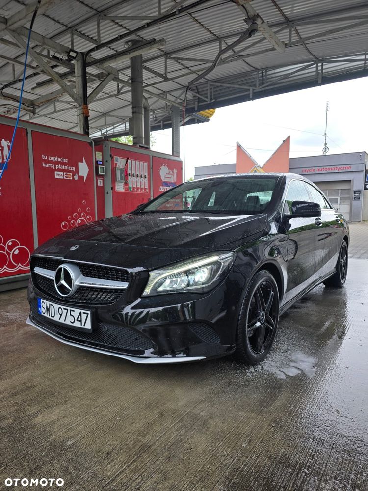 Mercedes-Benz CLA 180 7G-DCT - 1