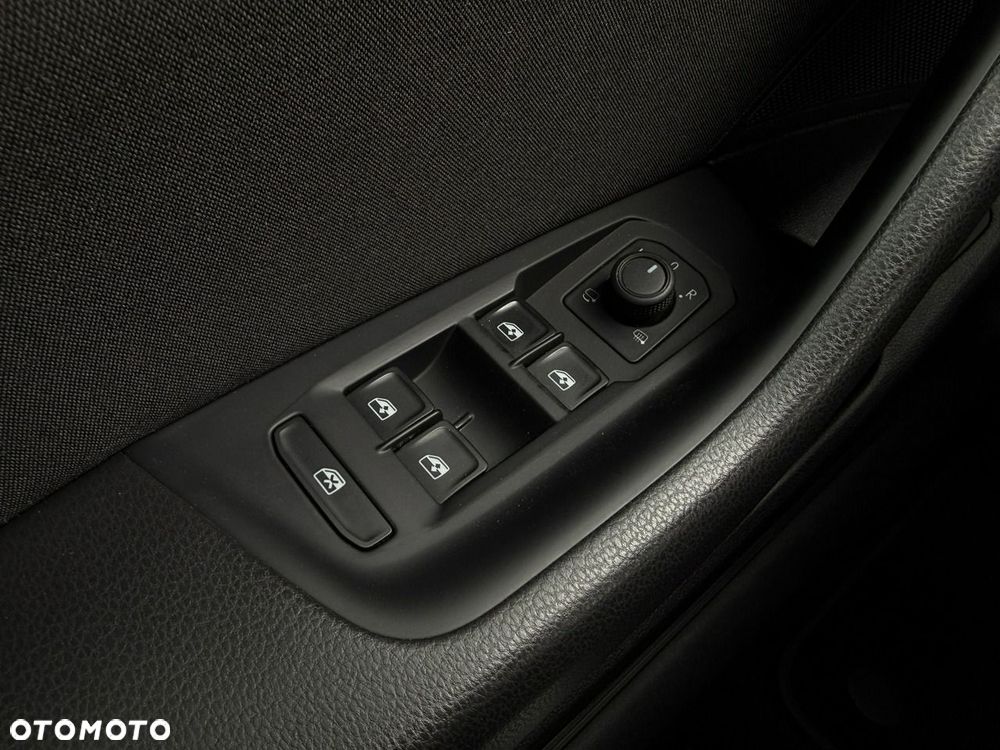 Volkswagen Passat - 31
