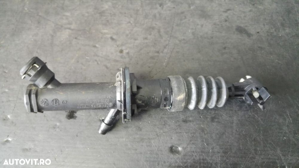 pompa ambreiaj 1.2 b tce d4fh786 renault clio 3 8200436137g - 1