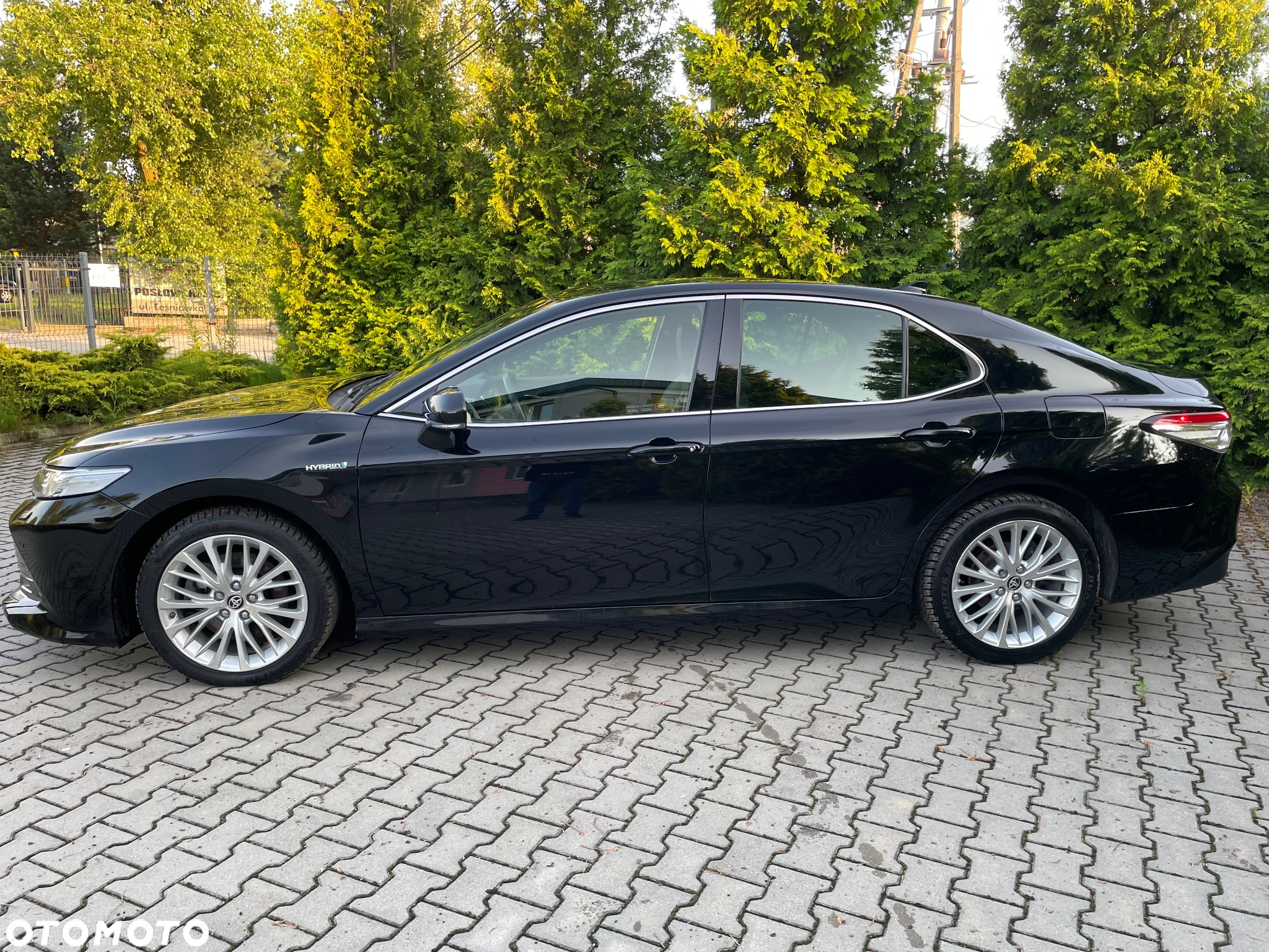 Toyota Camry 2.5 Hybrid Executive CVT - 2