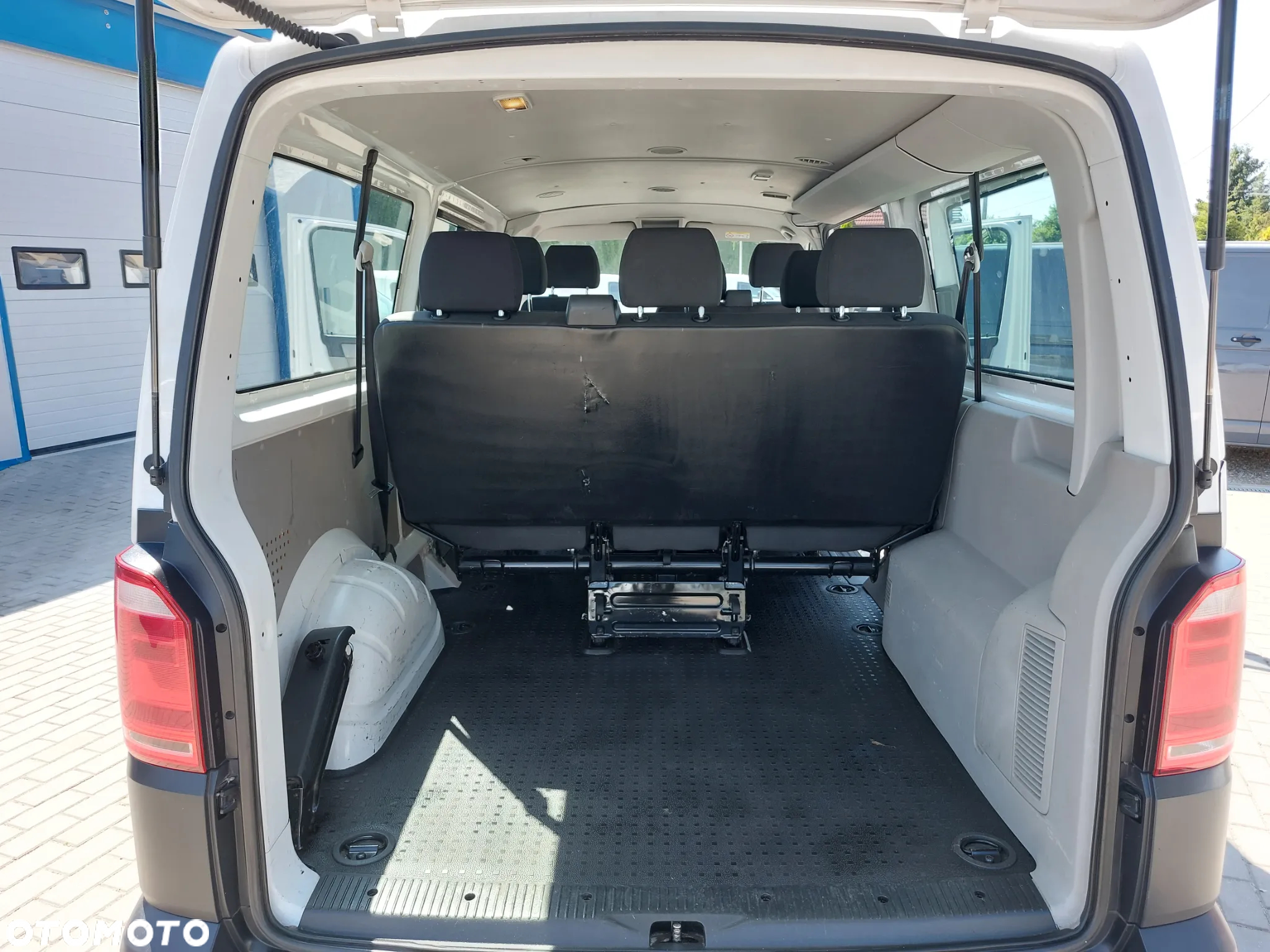 Volkswagen Transporter T6 TDI L2H1 - 16