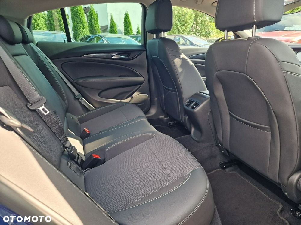 Opel Insignia - 18
