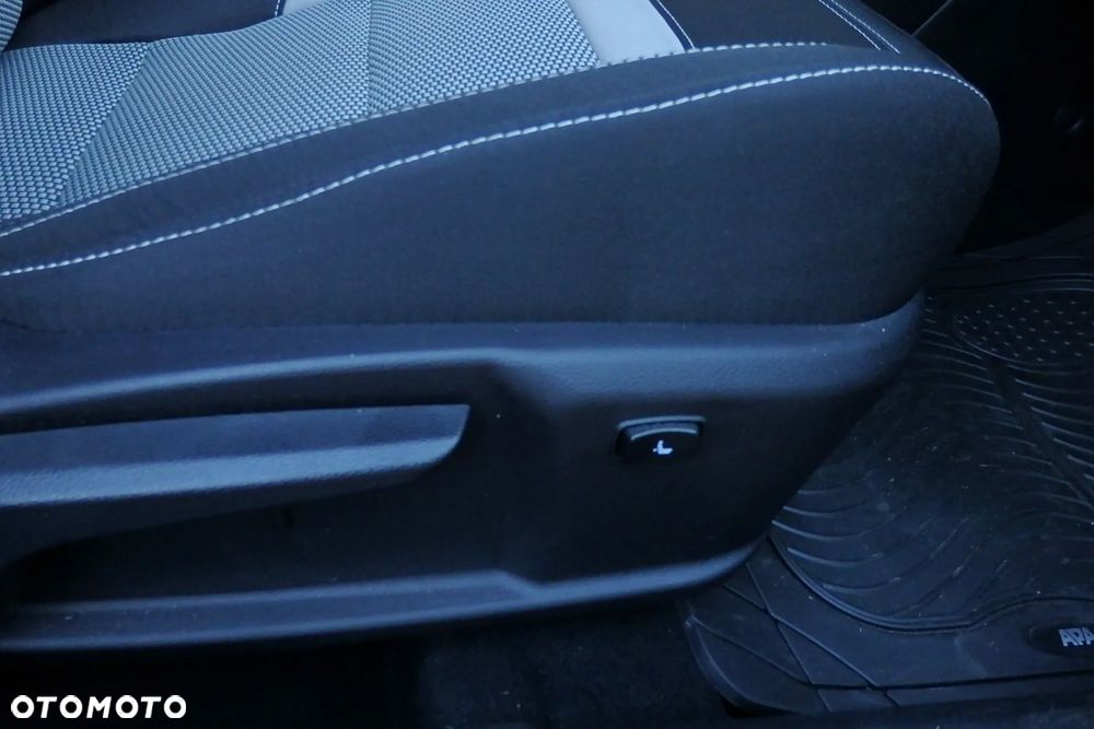 Kia Ceed 1.4 CVVT UEFA EURO 2016 - 22