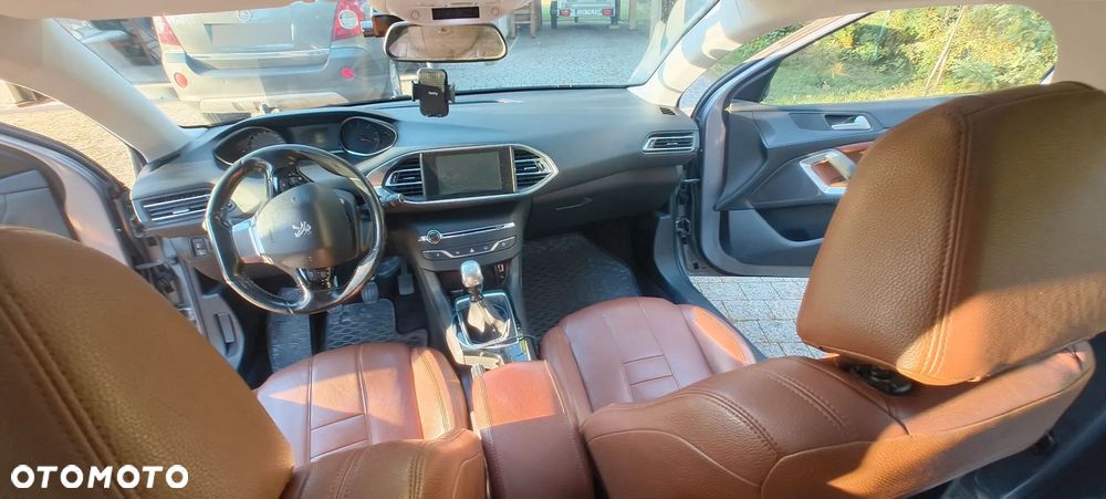 Peugeot 308 - 24