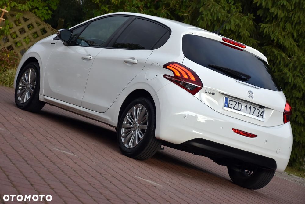 Peugeot 208 - 3