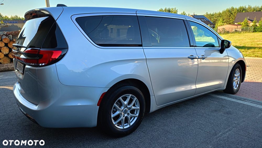 Chrysler Pacifica - 12