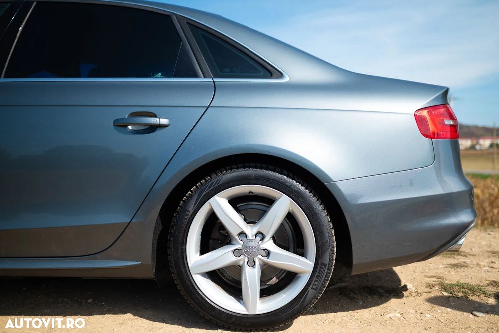 Audi A4 2.0 TDI DPF S line Sportpaket - 15