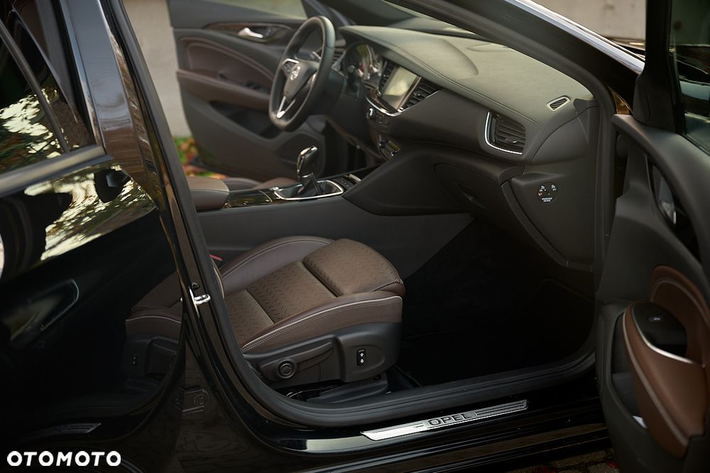Opel Insignia - 18