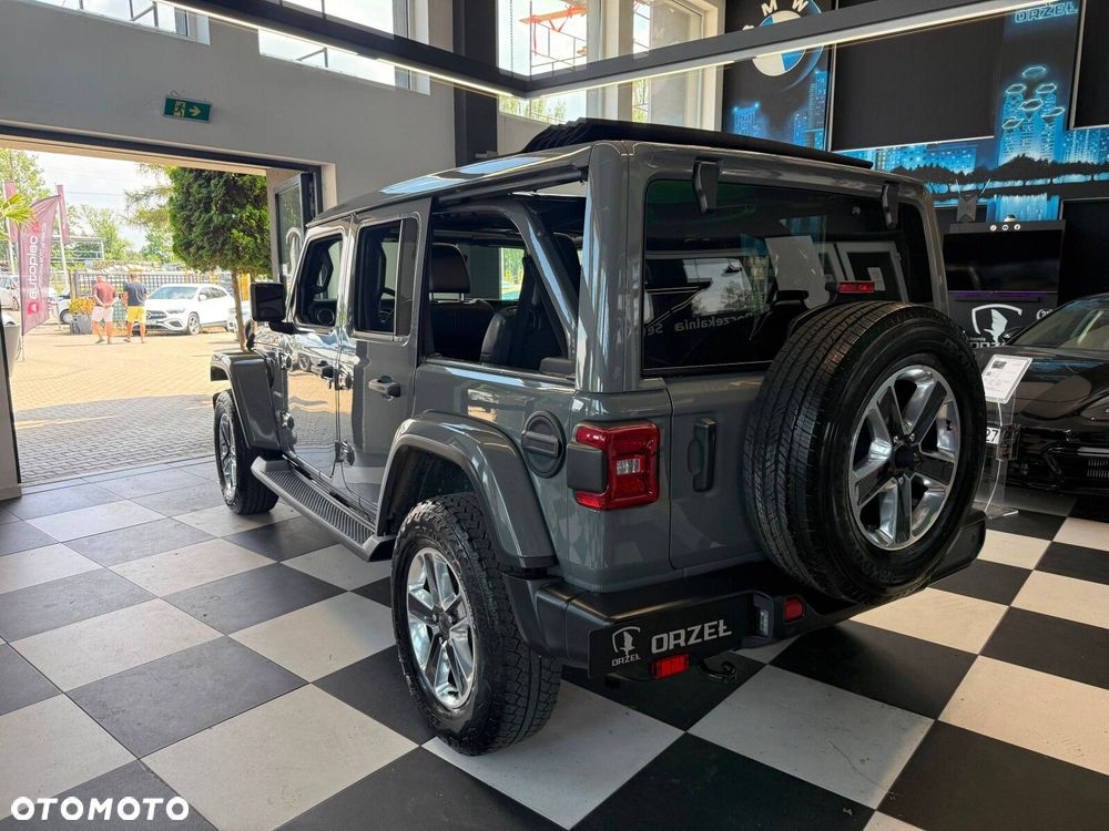 Jeep Wrangler - 5