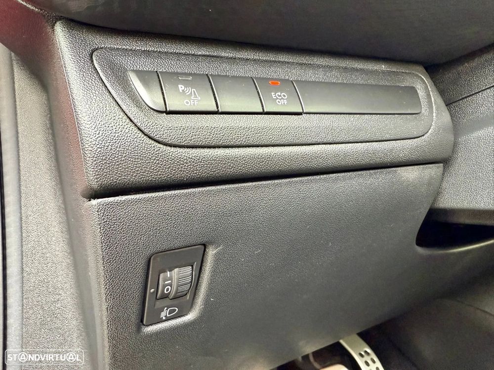 Peugeot 2008 1.2 PureTech GT Line - 30