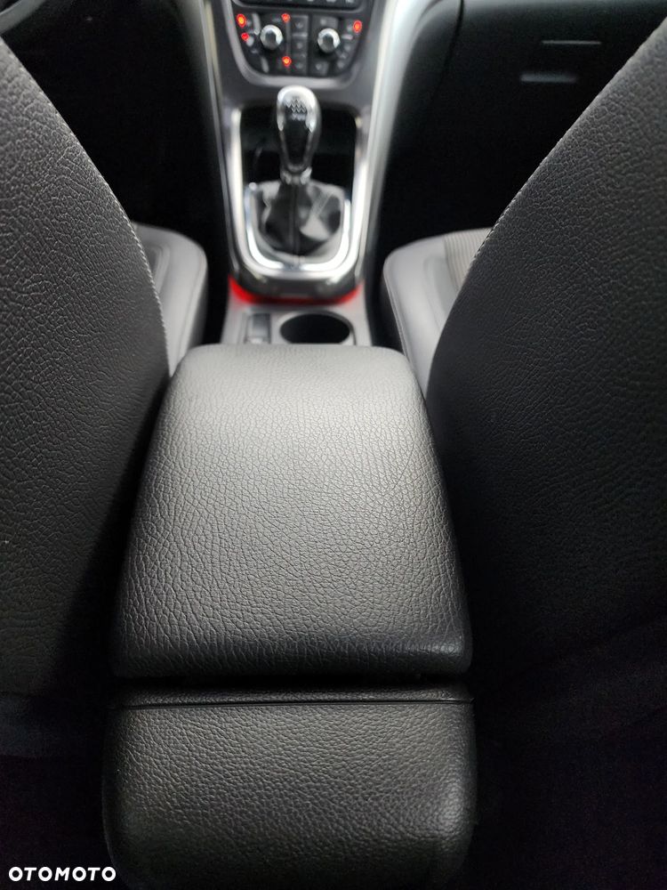 Opel Astra 1.4 Turbo Cosmo - 34