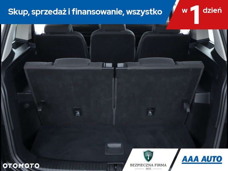 Volkswagen Touran - 17