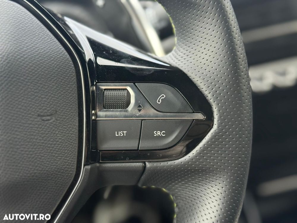 Peugeot 2008 1.2 L PureTech STT EAT8 GT Line - 21