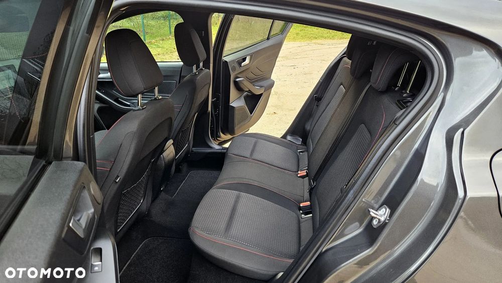 Ford Focus 1.5 EcoBoost ST-Line - 32