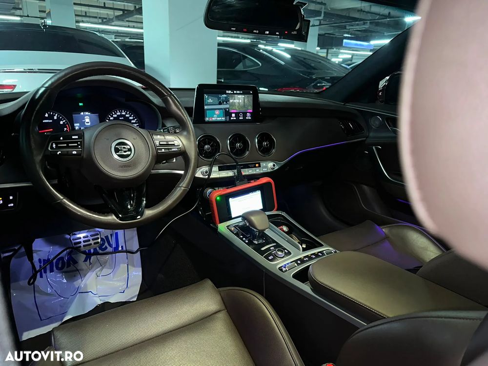 Kia Stinger - 12