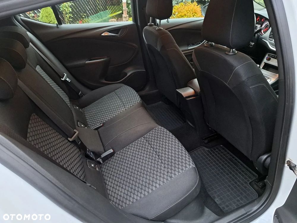 Opel Astra V 1.4 T Enjoy S&S - 9