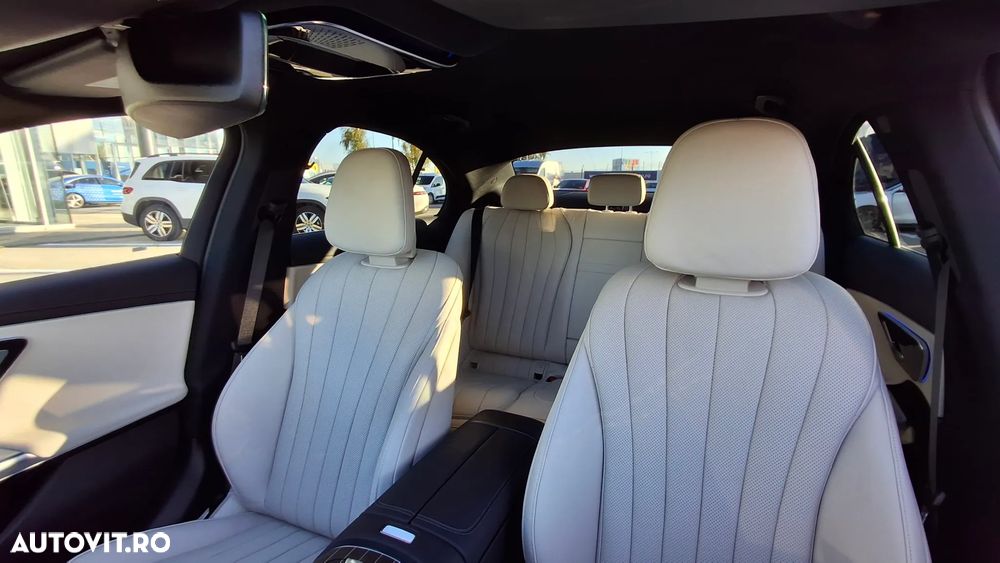 Mercedes-Benz E 300e 4Matic 9G-TRONIC - 13