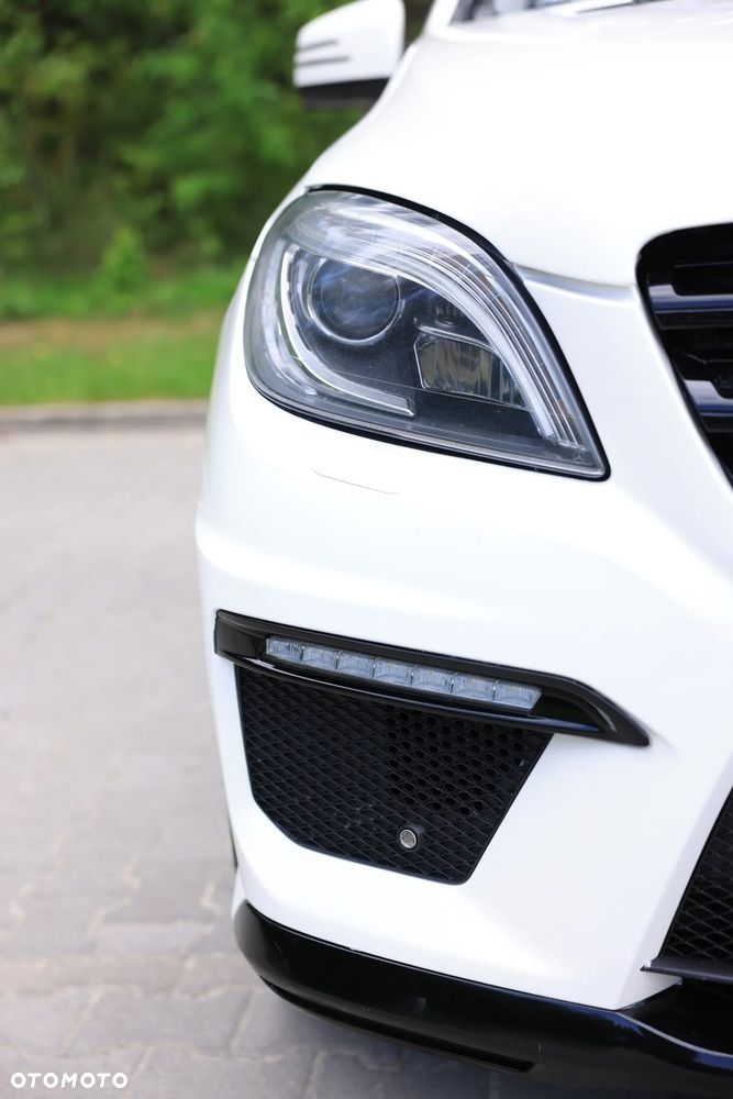 Mercedes-Benz ML - 12