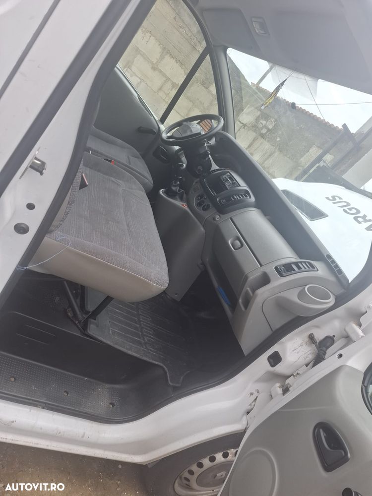 Renault Trafic - 3