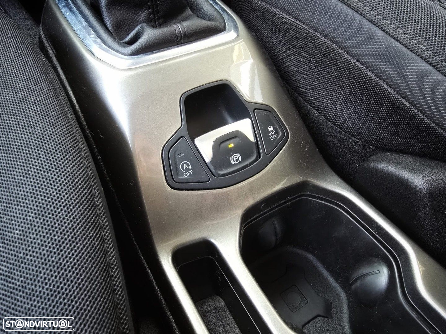 Jeep Renegade 1.0 T Limited - 22