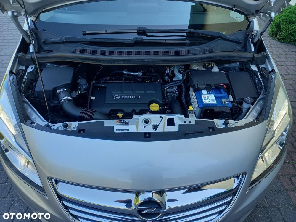 Opel Meriva 1.4 T Essentia S&S - 14