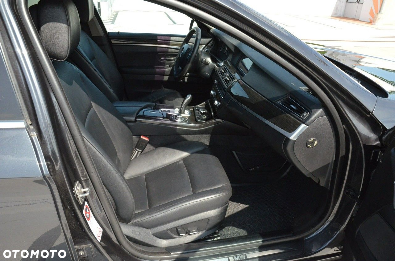 BMW Seria 5 520d Touring Sport-Aut - 23