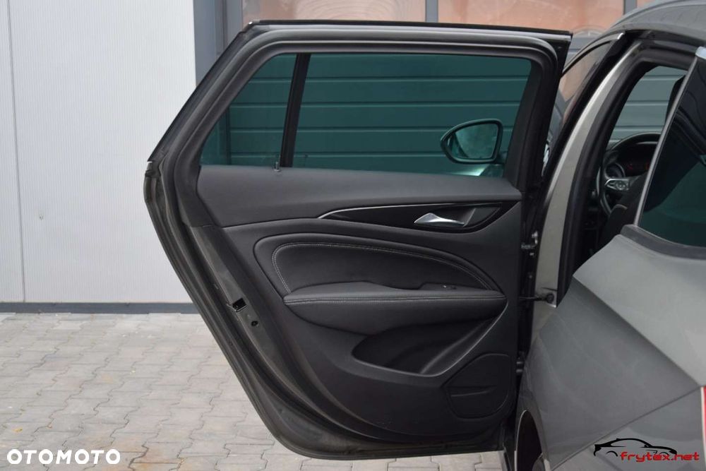 Opel Insignia - 21