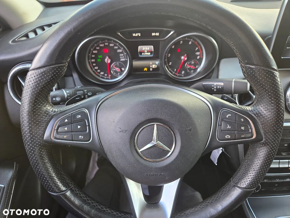 Mercedes-Benz CLA - 14