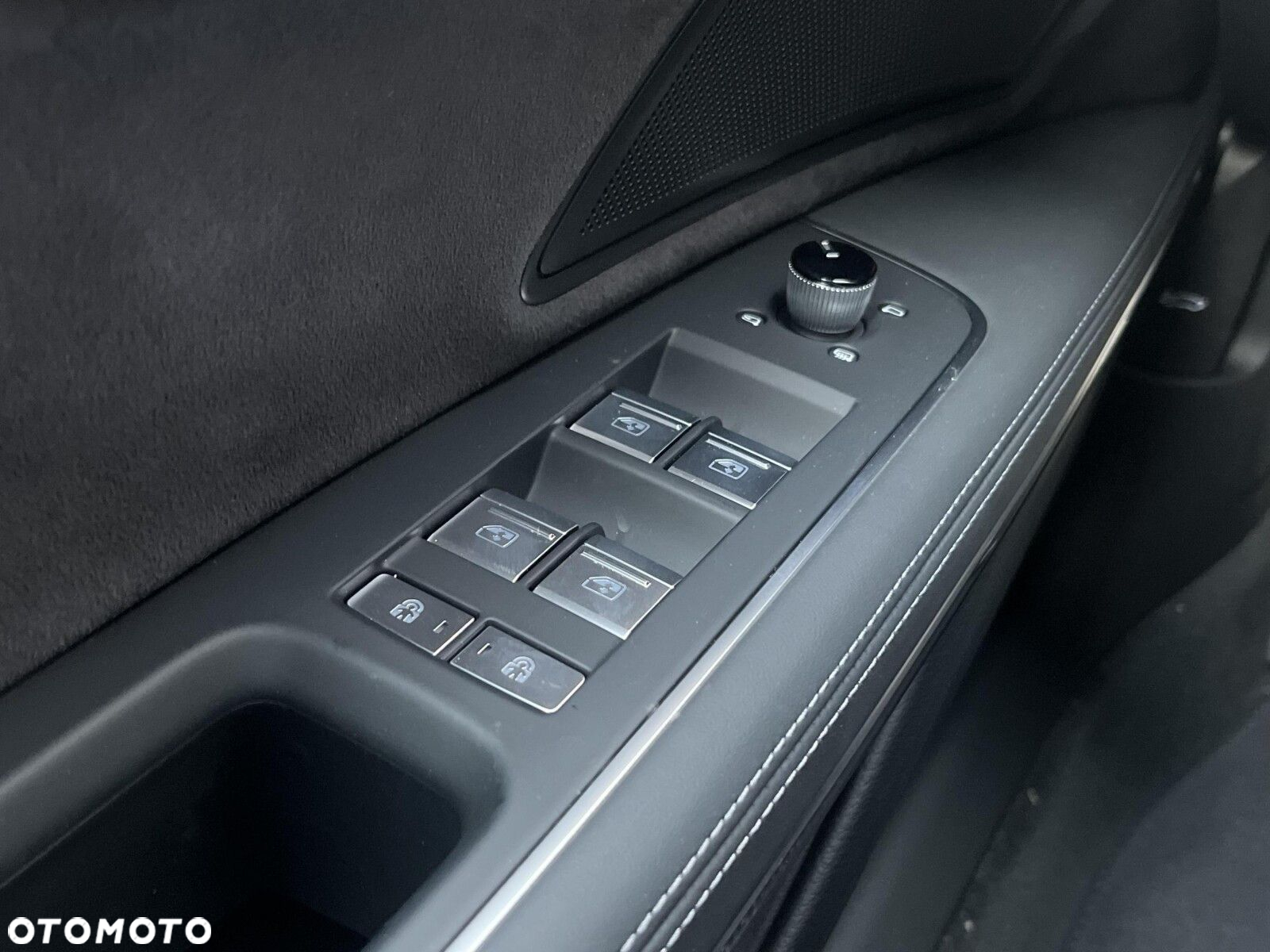 Audi S8 - 25