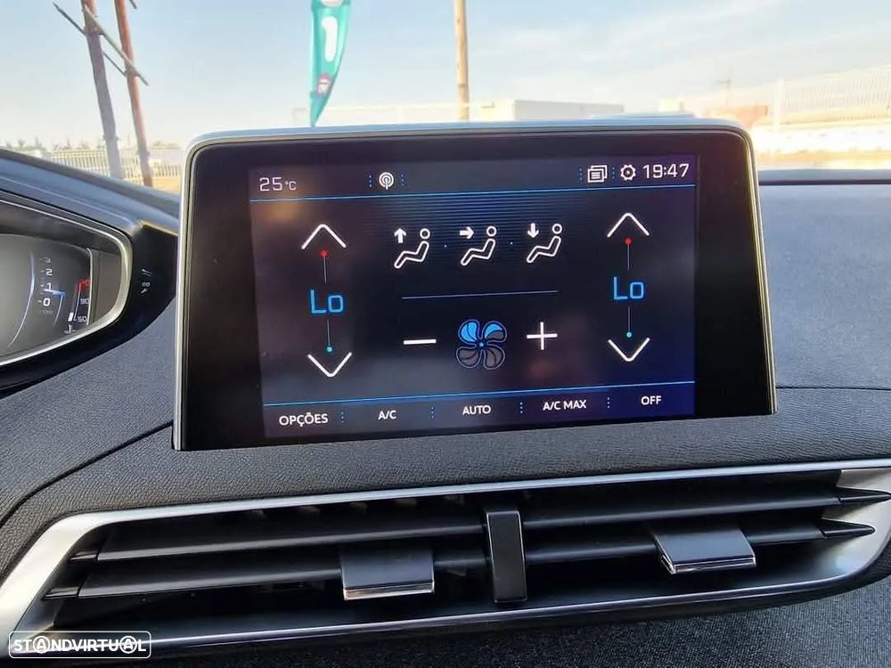 Peugeot 5008 1.5 BlueHDi Allure Pack EAT8 - 29