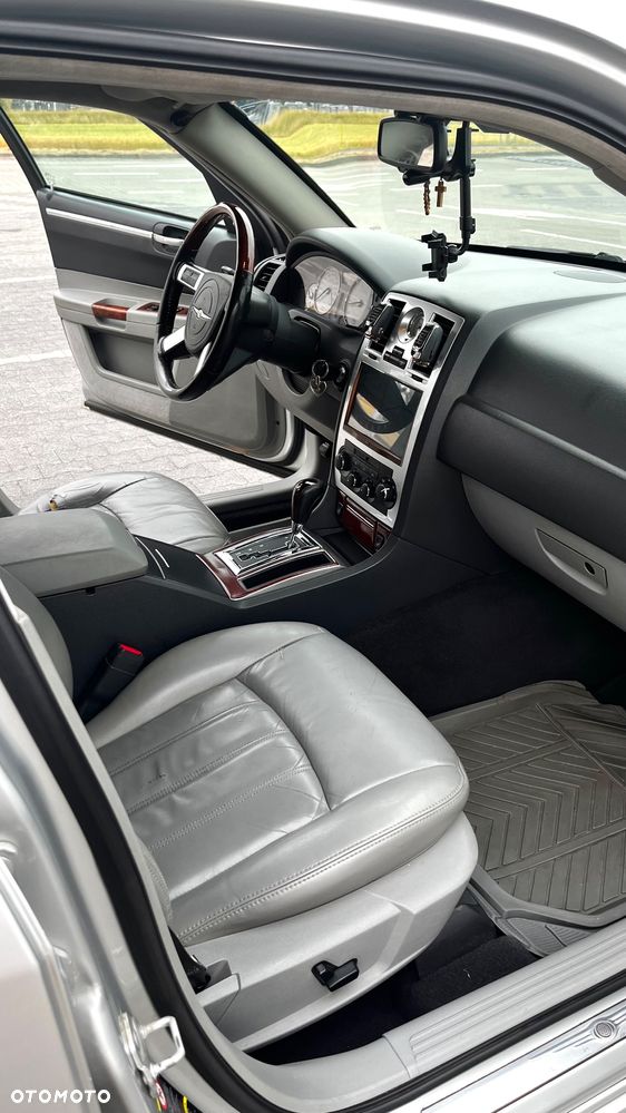 Chrysler 300C 3.0 V6 CRD - 11