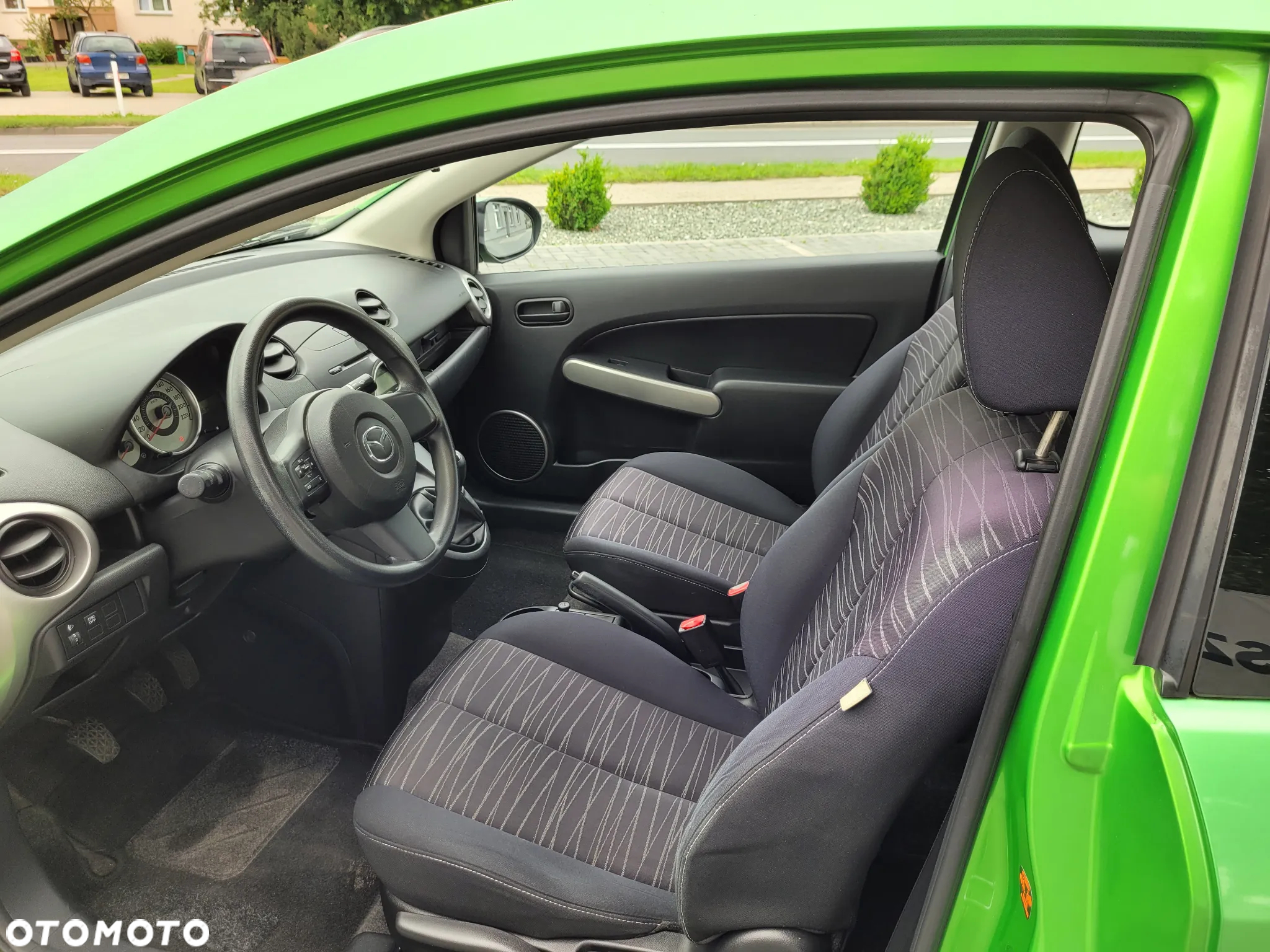 Mazda 2 - 11