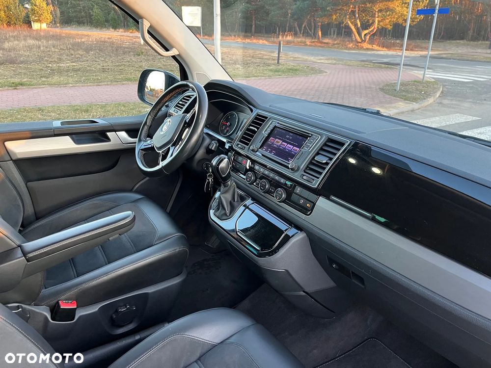 Volkswagen Multivan - 12