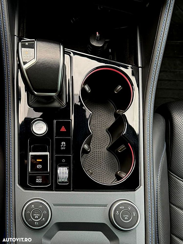 Volkswagen Touareg - 33