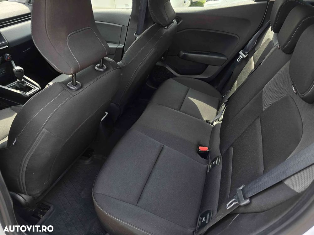 Renault Clio - 10