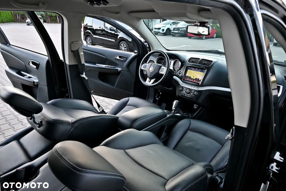 Fiat Freemont 2.0 Multijet Black Code AWD - 24