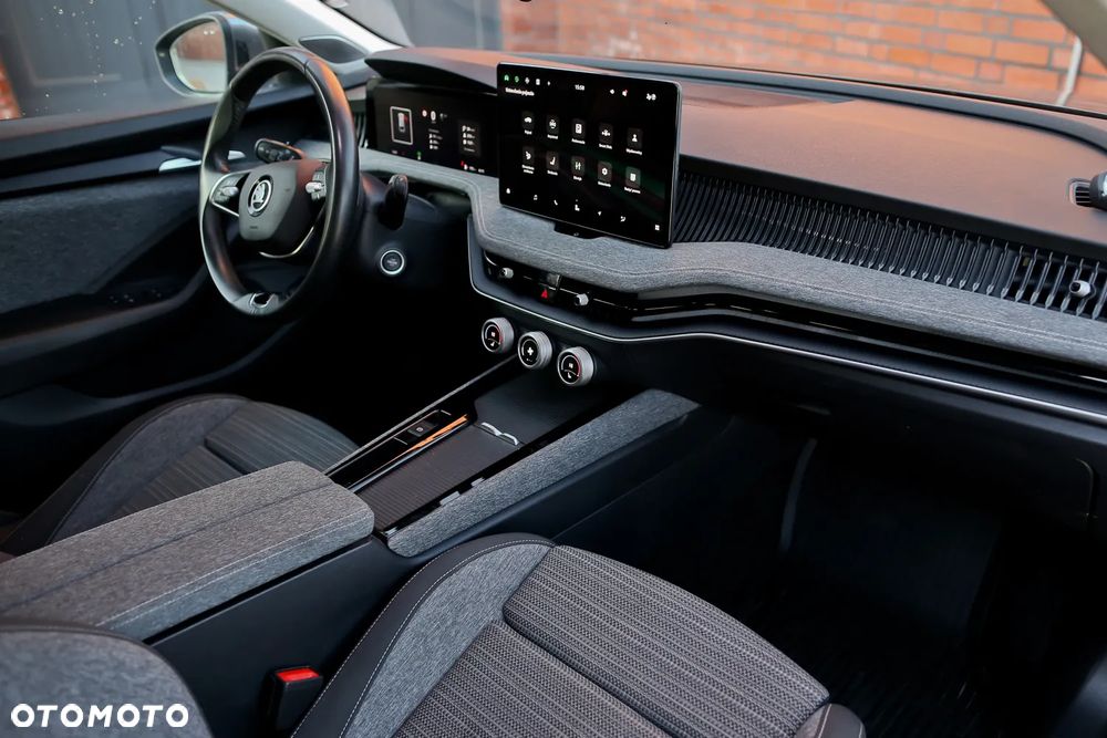 Skoda Superb 2.0 TDI SCR Selection DSG - 26