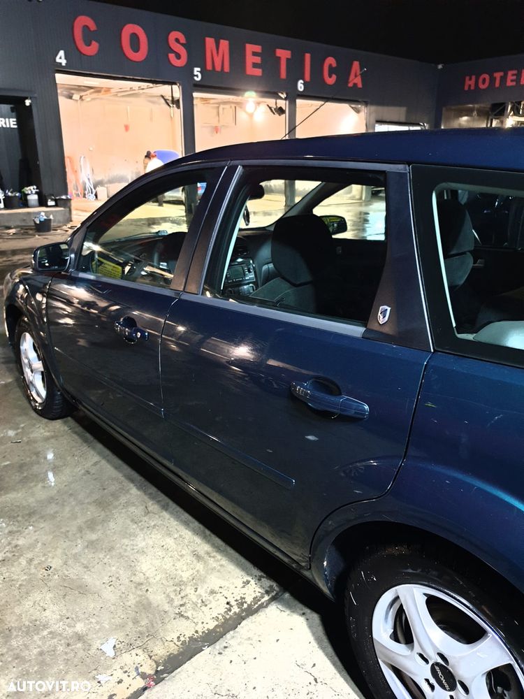 Ford Focus TDCi Ghia - 9