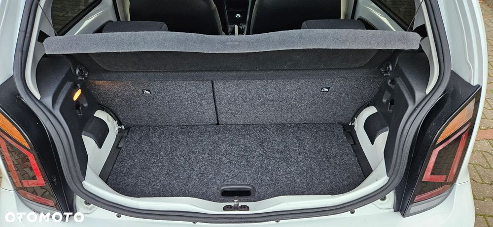 Volkswagen up! 1.0 take - 12