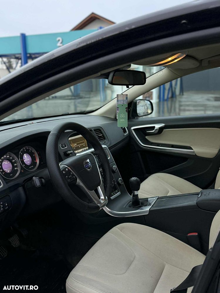 Volvo V60 D3 - 8